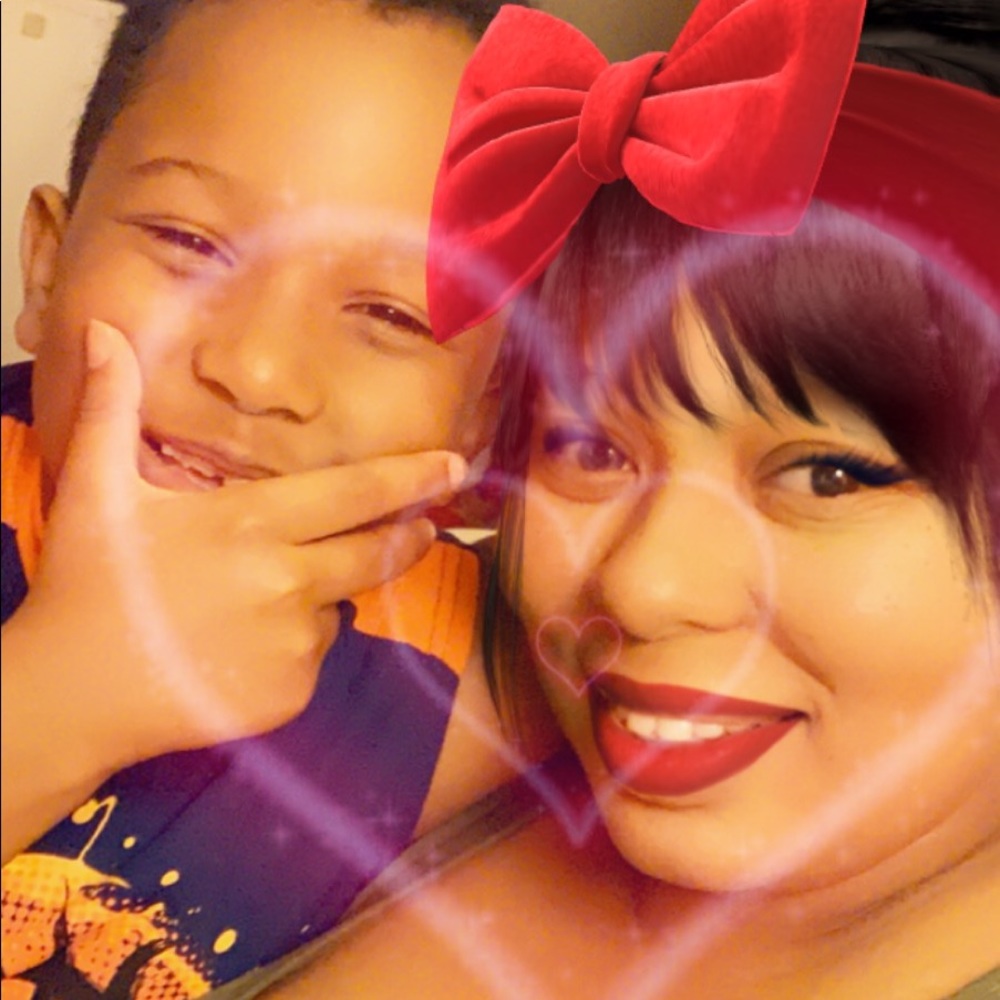 Meet your Posher, Deneeka